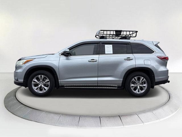 used 2015 Toyota Highlander car, priced at $17,995