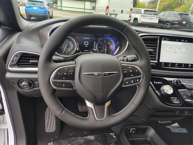 new 2026 Chrysler Pacifica car, priced at $43,420