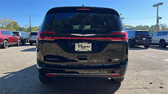 new 2025 Chrysler Pacifica car, priced at $47,052