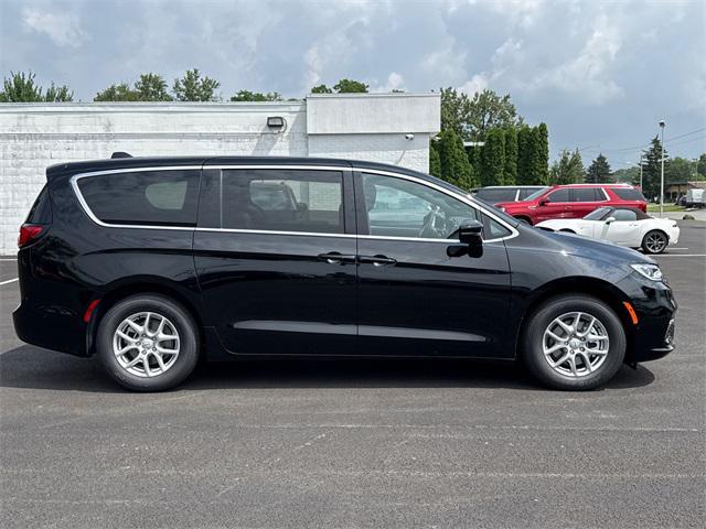 new 2025 Chrysler Pacifica car, priced at $42,191
