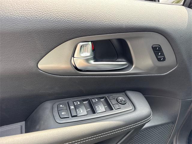 new 2025 Chrysler Pacifica car, priced at $42,191