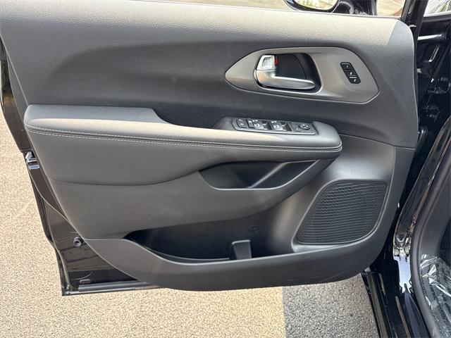 new 2025 Chrysler Pacifica car, priced at $42,191
