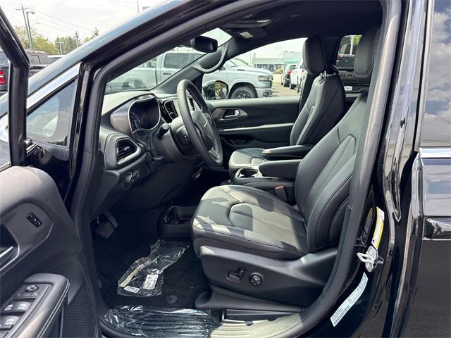 new 2025 Chrysler Pacifica car, priced at $42,191