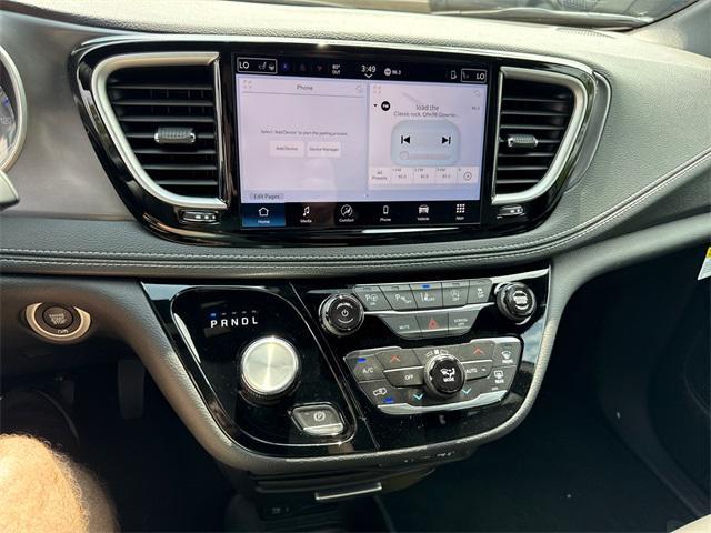 new 2025 Chrysler Pacifica car, priced at $42,191
