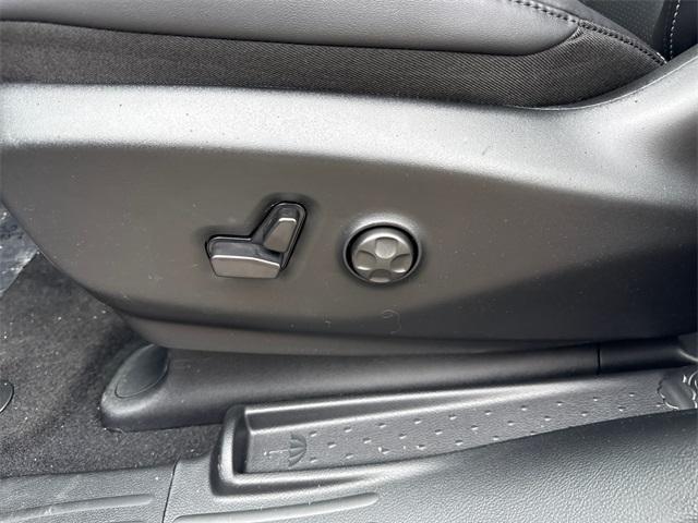 new 2025 Chrysler Pacifica car, priced at $43,499