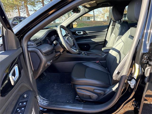 new 2025 Jeep Compass car, priced at $31,985