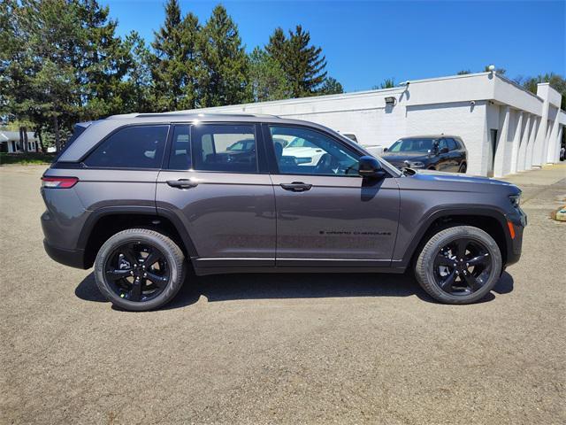 new 2025 Jeep Grand Cherokee car, priced at $52,188