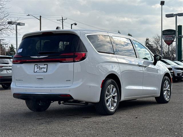 new 2025 Chrysler Pacifica car, priced at $47,487