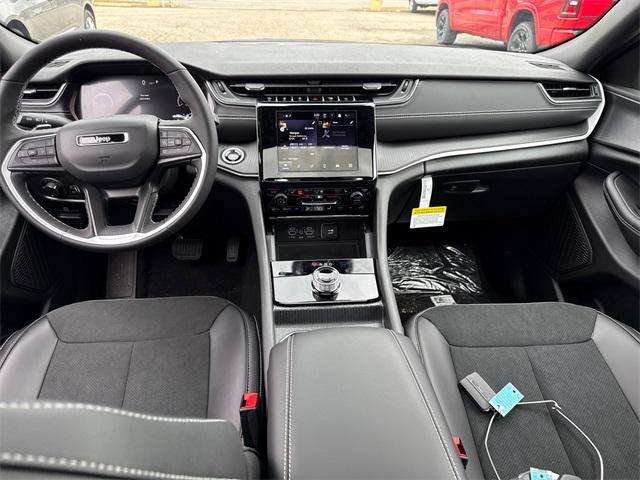 new 2025 Jeep Grand Cherokee car, priced at $43,487