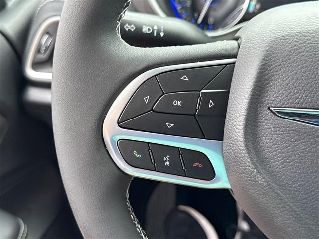 new 2025 Chrysler Pacifica car, priced at $43,469