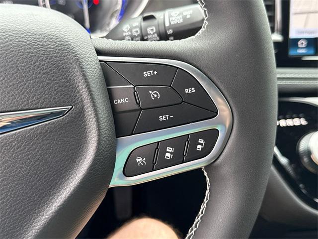 new 2025 Chrysler Pacifica car, priced at $43,469