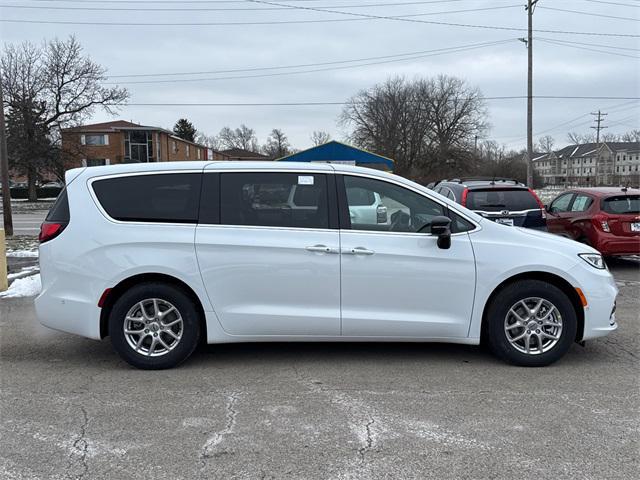 new 2025 Chrysler Pacifica car, priced at $47,313