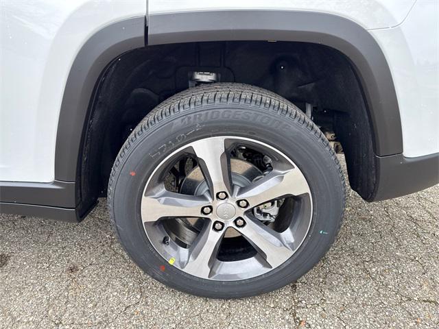 new 2025 Jeep Grand Cherokee car, priced at $51,662