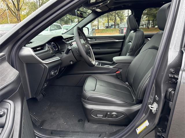 new 2025 Jeep Grand Cherokee car, priced at $50,287