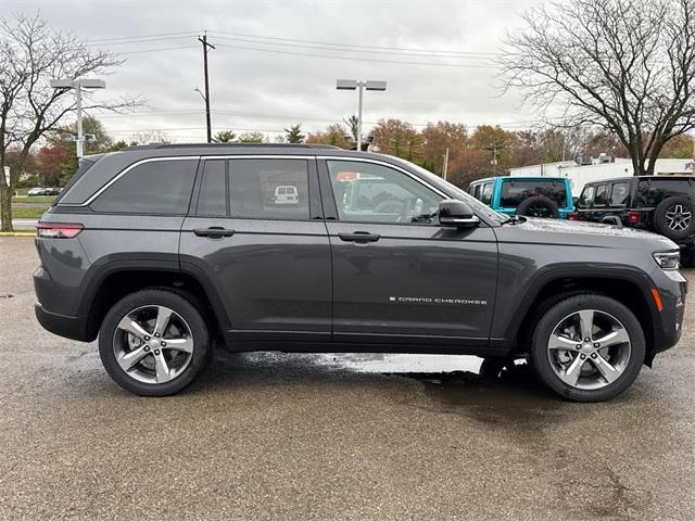 new 2025 Jeep Grand Cherokee car, priced at $52,198