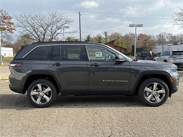 new 2025 Jeep Grand Cherokee car, priced at $52,198