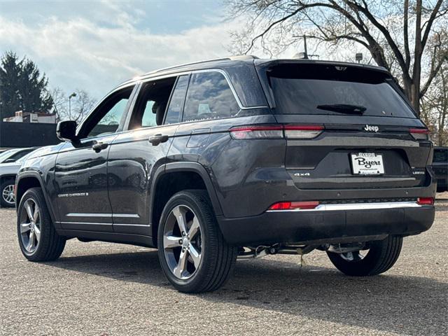 new 2025 Jeep Grand Cherokee car, priced at $52,198