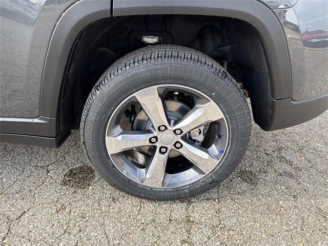 new 2025 Jeep Grand Cherokee car, priced at $52,198