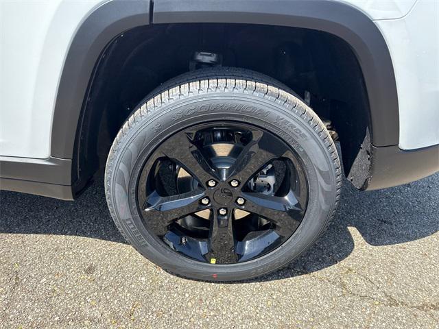 new 2025 Jeep Grand Cherokee car, priced at $51,451