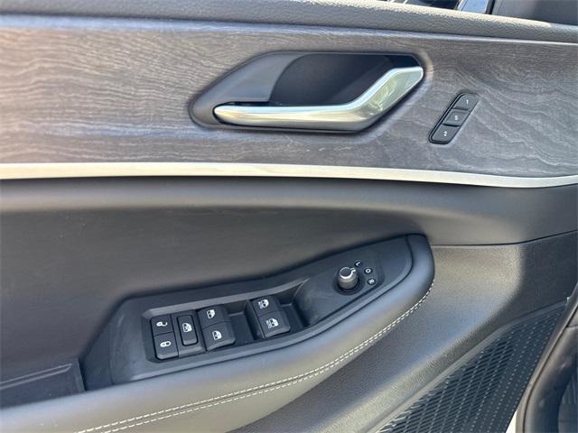 new 2025 Jeep Grand Cherokee car, priced at $51,451