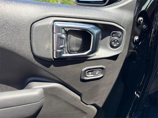 new 2025 Jeep Wrangler car, priced at $55,648