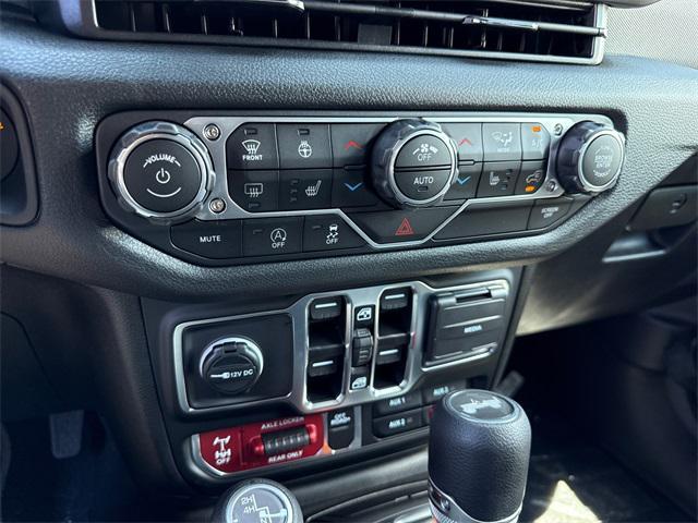 new 2025 Jeep Wrangler car, priced at $55,648