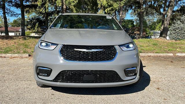 new 2025 Chrysler Pacifica car, priced at $47,498