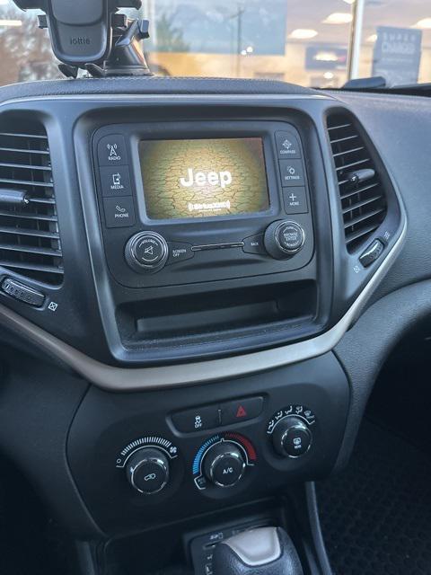 used 2014 Jeep Cherokee car, priced at $10,942