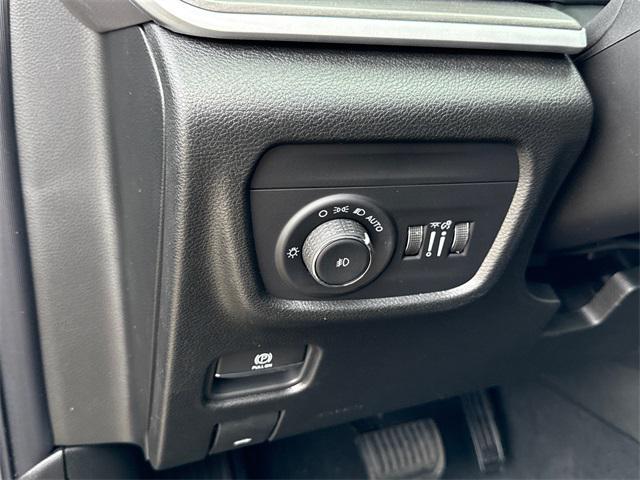 new 2025 Jeep Grand Cherokee car, priced at $49,351
