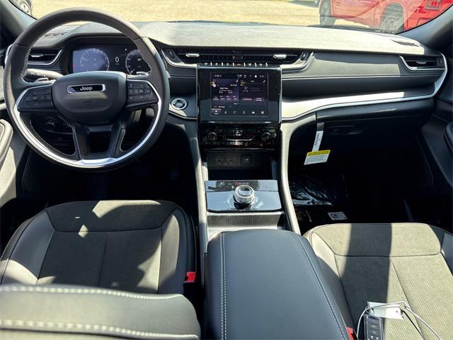 new 2025 Jeep Grand Cherokee car, priced at $44,959