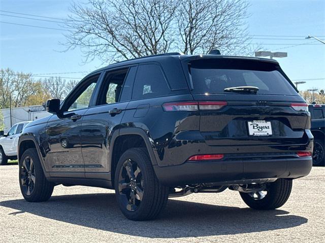 new 2025 Jeep Grand Cherokee car, priced at $44,959