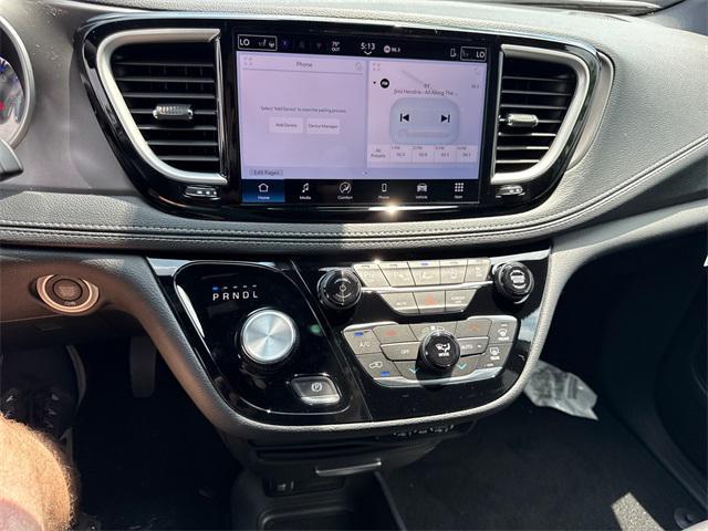new 2025 Chrysler Pacifica car, priced at $42,191