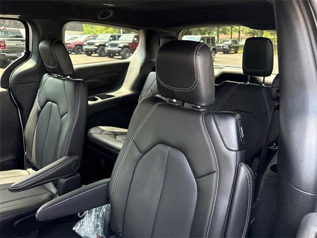 new 2025 Chrysler Pacifica car, priced at $42,191