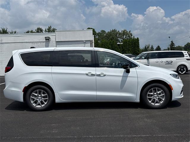 new 2025 Chrysler Pacifica car, priced at $42,191