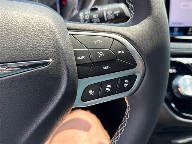 new 2025 Chrysler Pacifica car, priced at $42,191