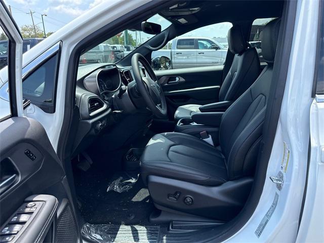 new 2025 Chrysler Pacifica car, priced at $42,191