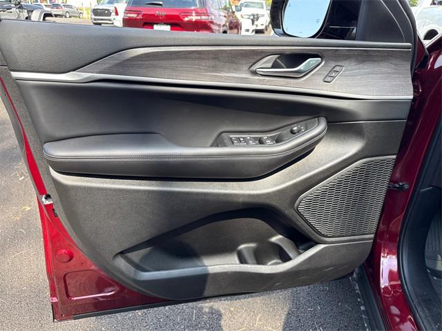 new 2025 Jeep Grand Cherokee L car, priced at $51,298