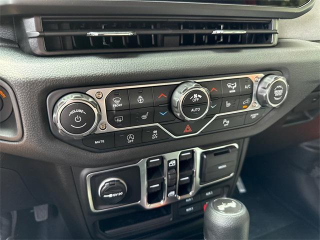 new 2025 Jeep Wrangler car, priced at $53,735