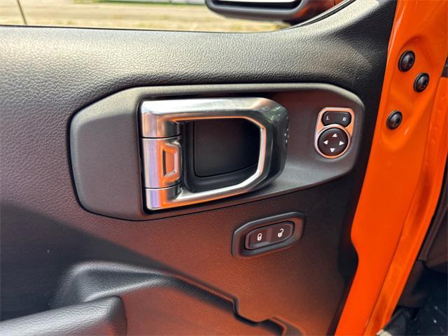 new 2025 Jeep Wrangler car, priced at $53,735