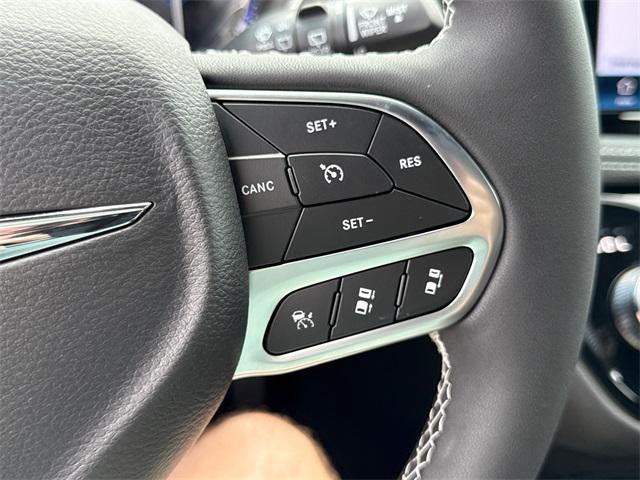 new 2025 Chrysler Pacifica car, priced at $42,191