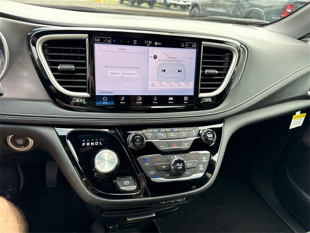 new 2025 Chrysler Pacifica car, priced at $42,191