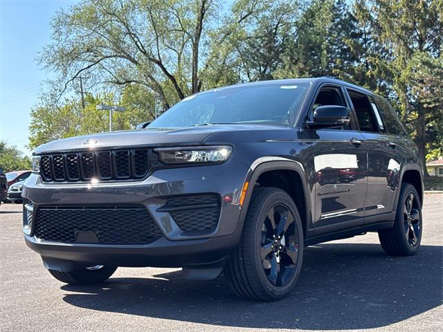new 2025 Jeep Grand Cherokee car, priced at $42,337