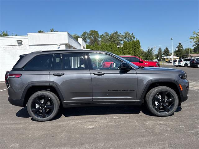 new 2025 Jeep Grand Cherokee car, priced at $42,337
