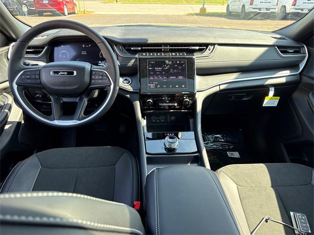 new 2025 Jeep Grand Cherokee car, priced at $42,337