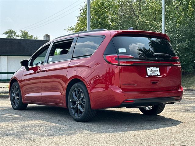 new 2024 Chrysler Pacifica car, priced at $42,987