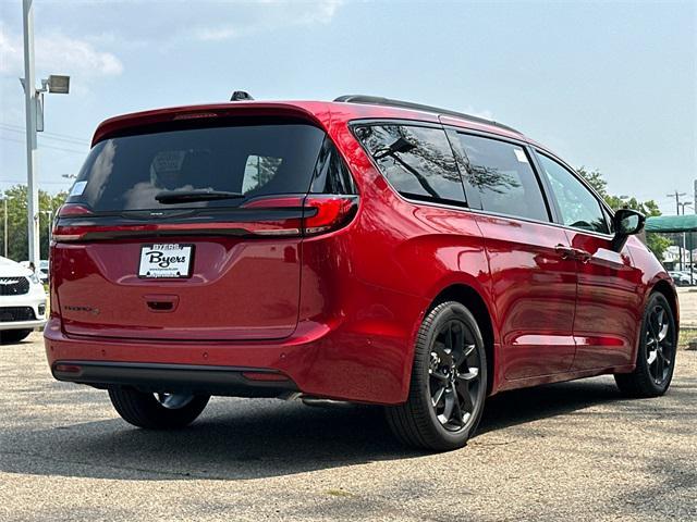 new 2024 Chrysler Pacifica car, priced at $42,987