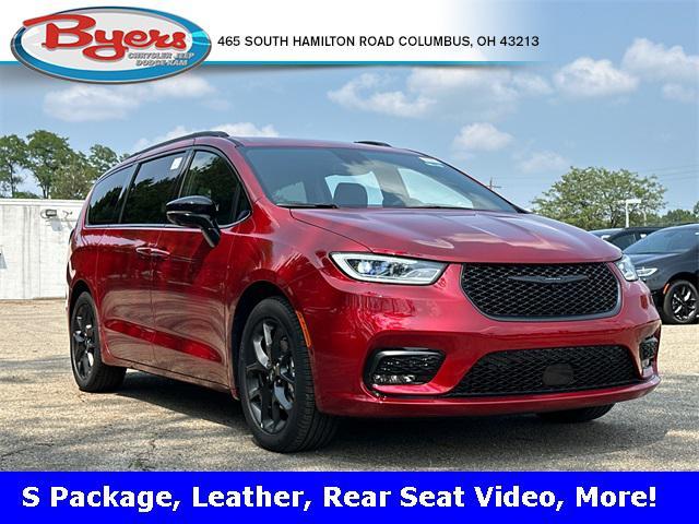 new 2024 Chrysler Pacifica car, priced at $42,987