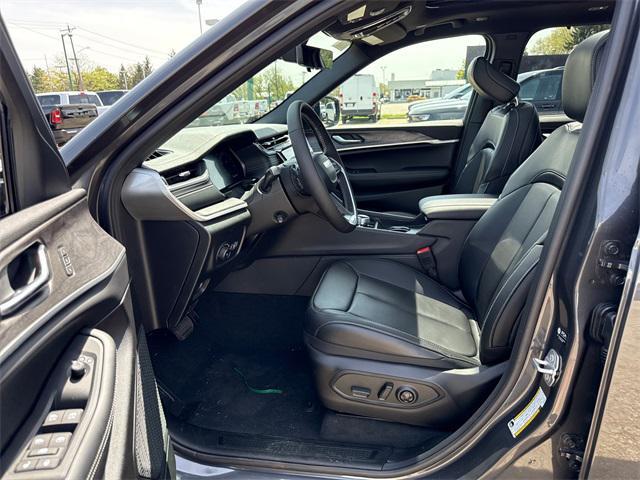new 2025 Jeep Grand Cherokee car, priced at $52,188