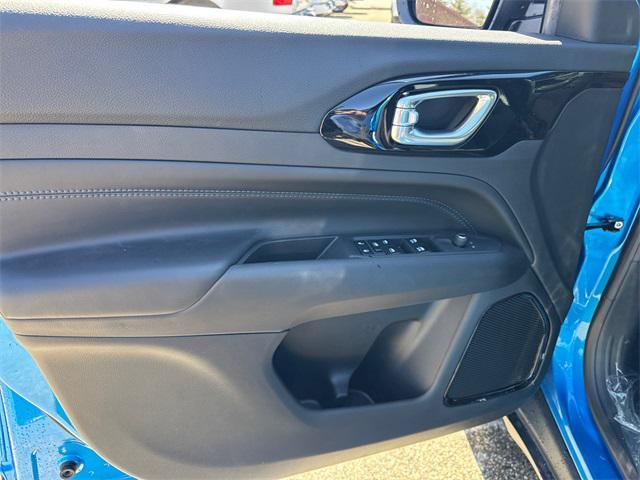 new 2025 Jeep Compass car, priced at $29,986