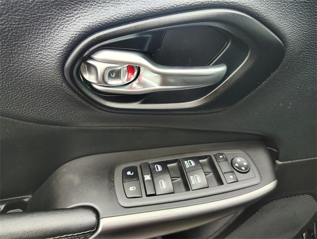 used 2022 Jeep Cherokee car, priced at $19,336